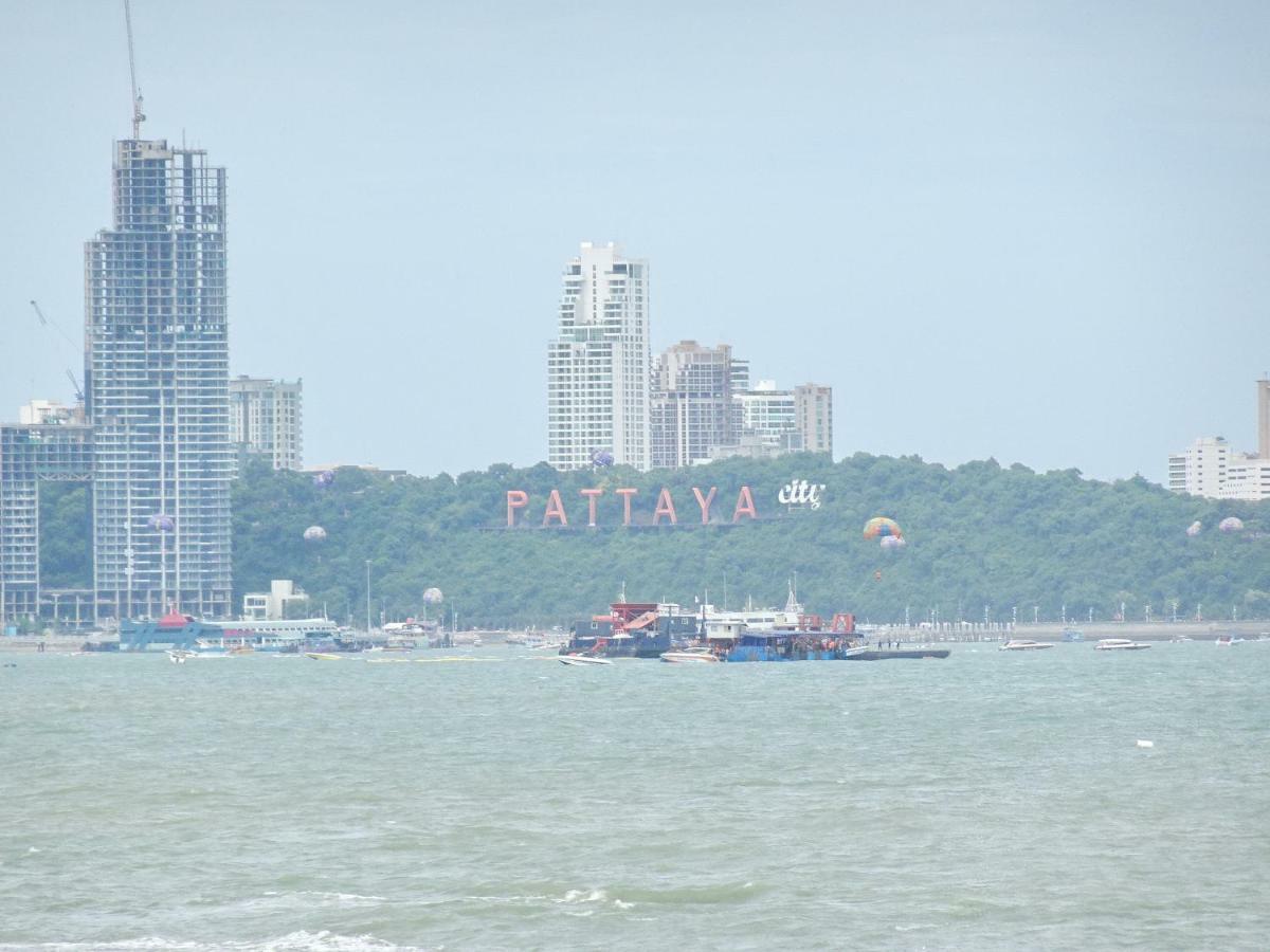 Wong Amat Pattaya Beach Resort Esterno foto